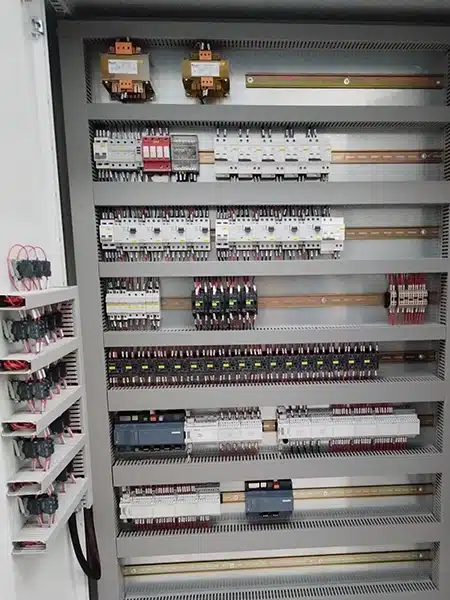 automazione-e-distribuzione-per-quadri-elettrici-in-azienda automazione-e-distribuzione-per-quadri-elettrici-in-azienda